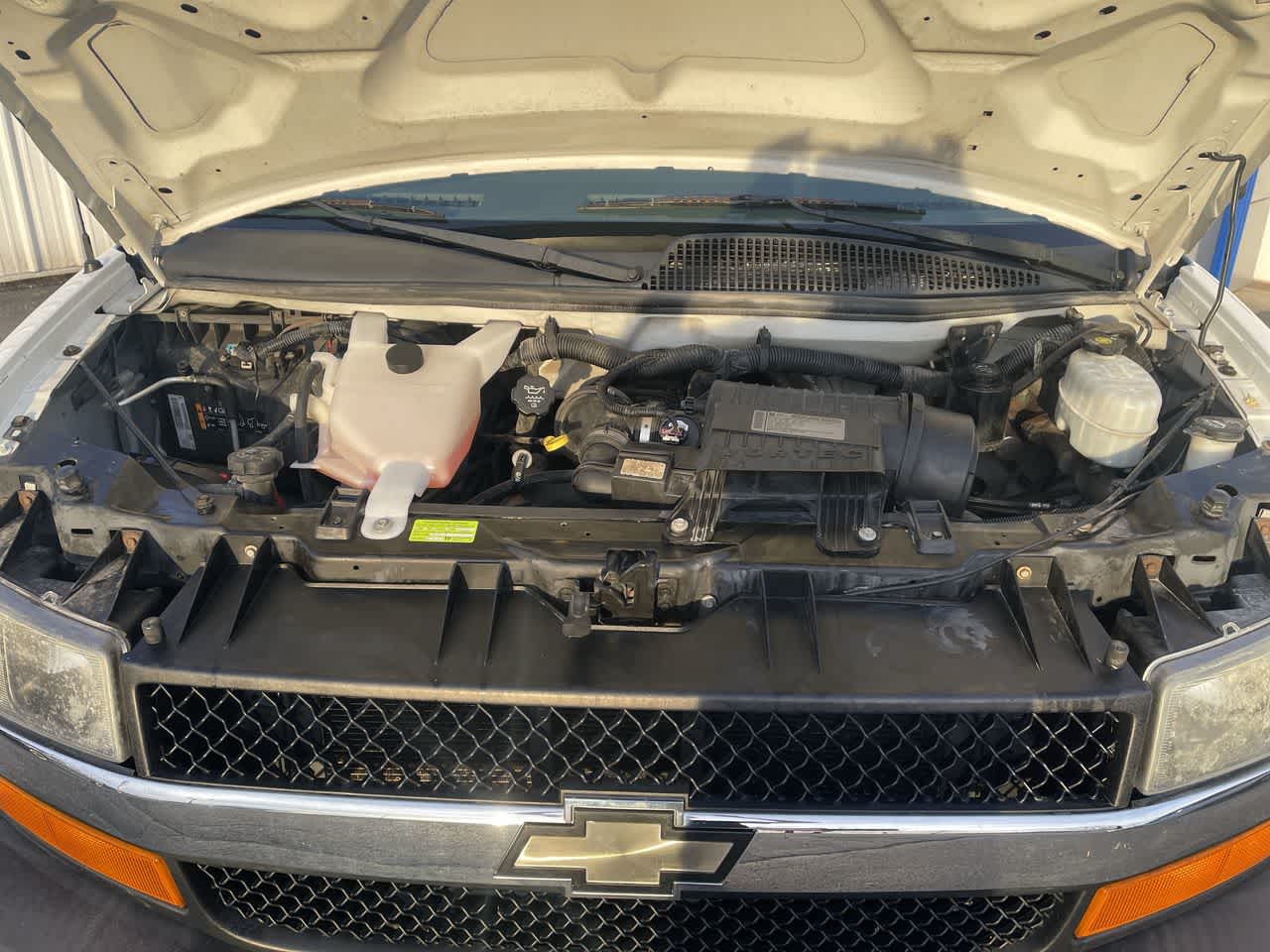 2011 Chevrolet Express Cutaway 3500 Work Van