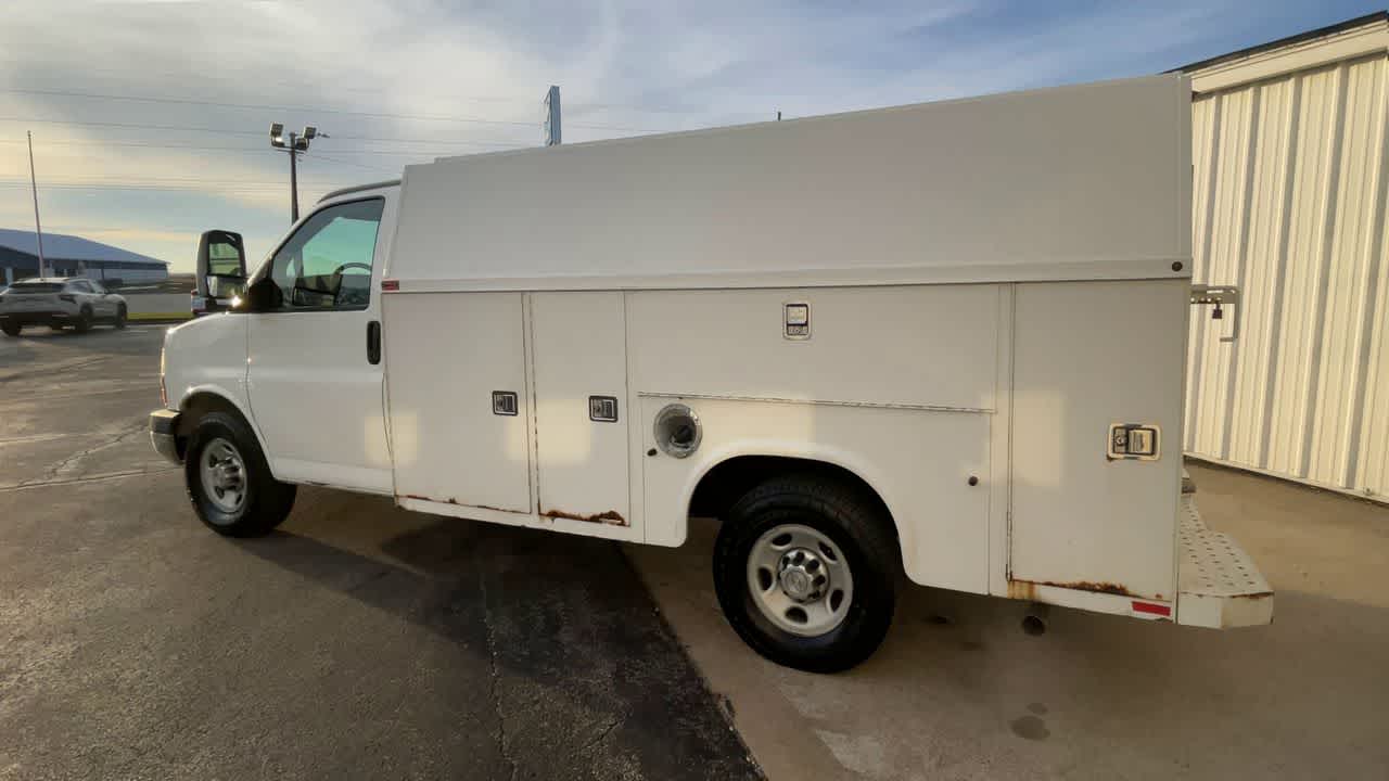 2011 Chevrolet Express Cutaway 3500 Work Van