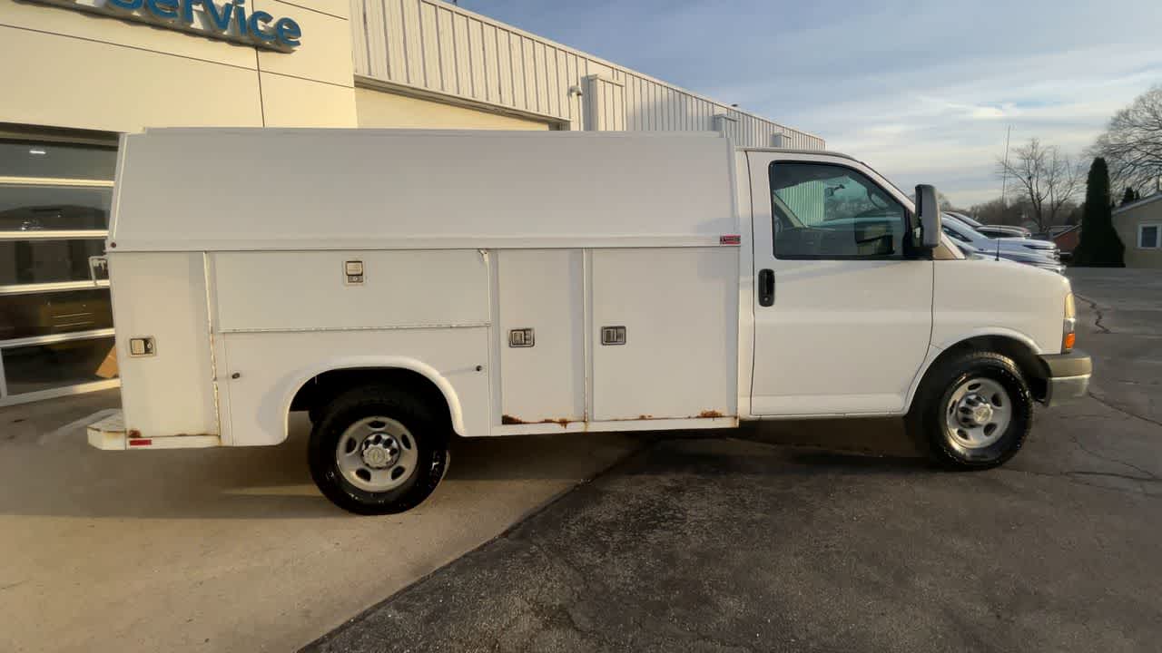 2011 Chevrolet Express Cutaway 3500 Work Van