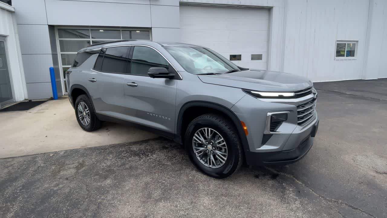 2024 Chevrolet Traverse LT