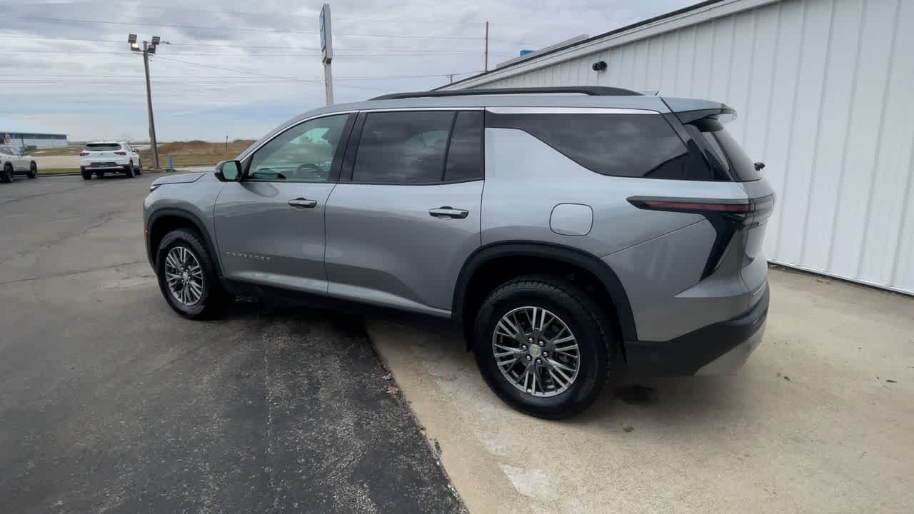 2024 Chevrolet Traverse LT
