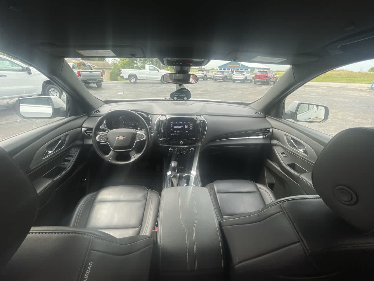 2022 Chevrolet Traverse LT Leather