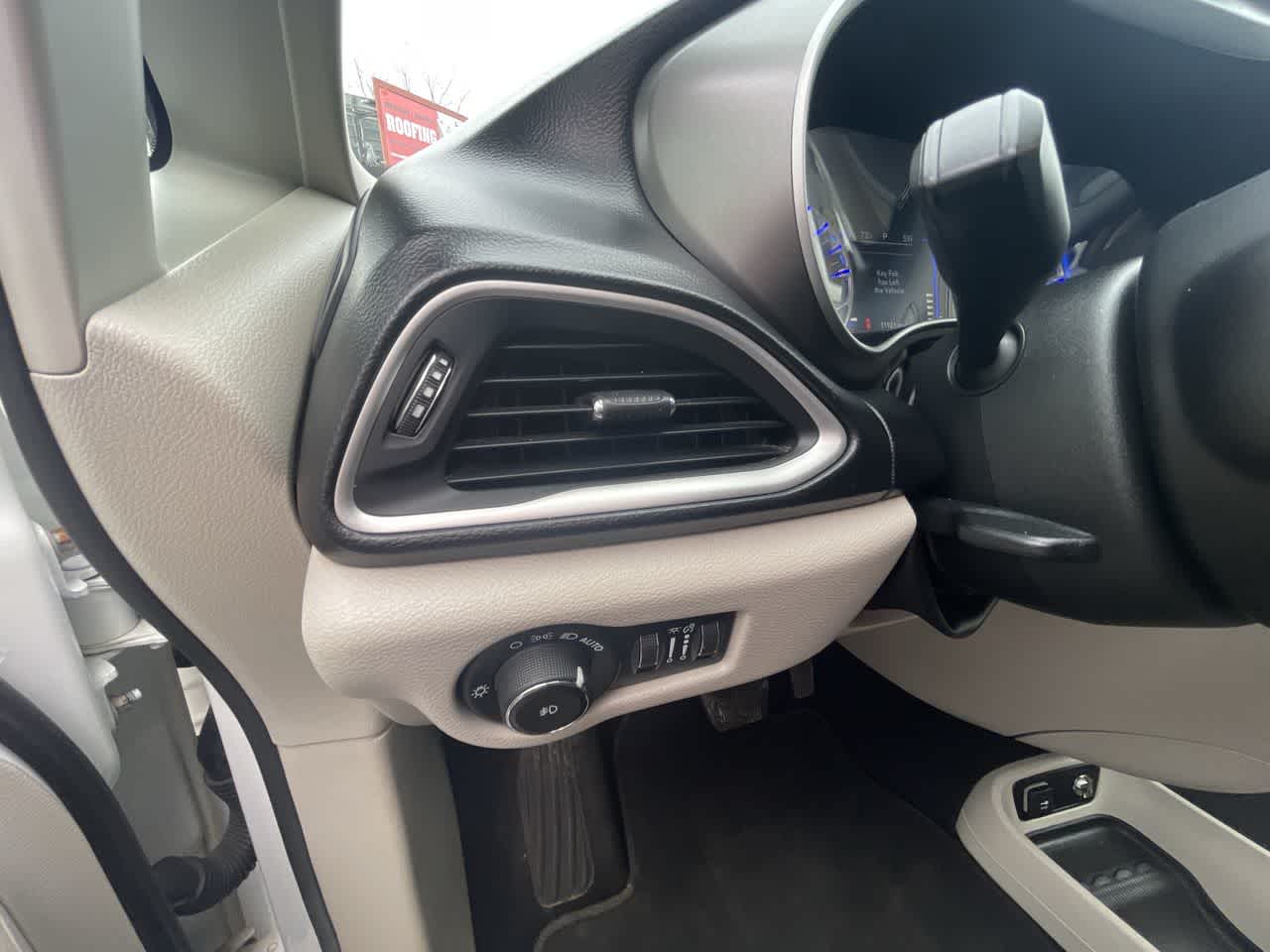 2020 Chrysler Pacifica Touring L