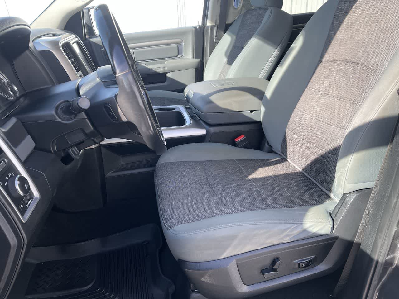 2018 RAM 1500 Big Horn Crew Cab 4x4 5'7" Box