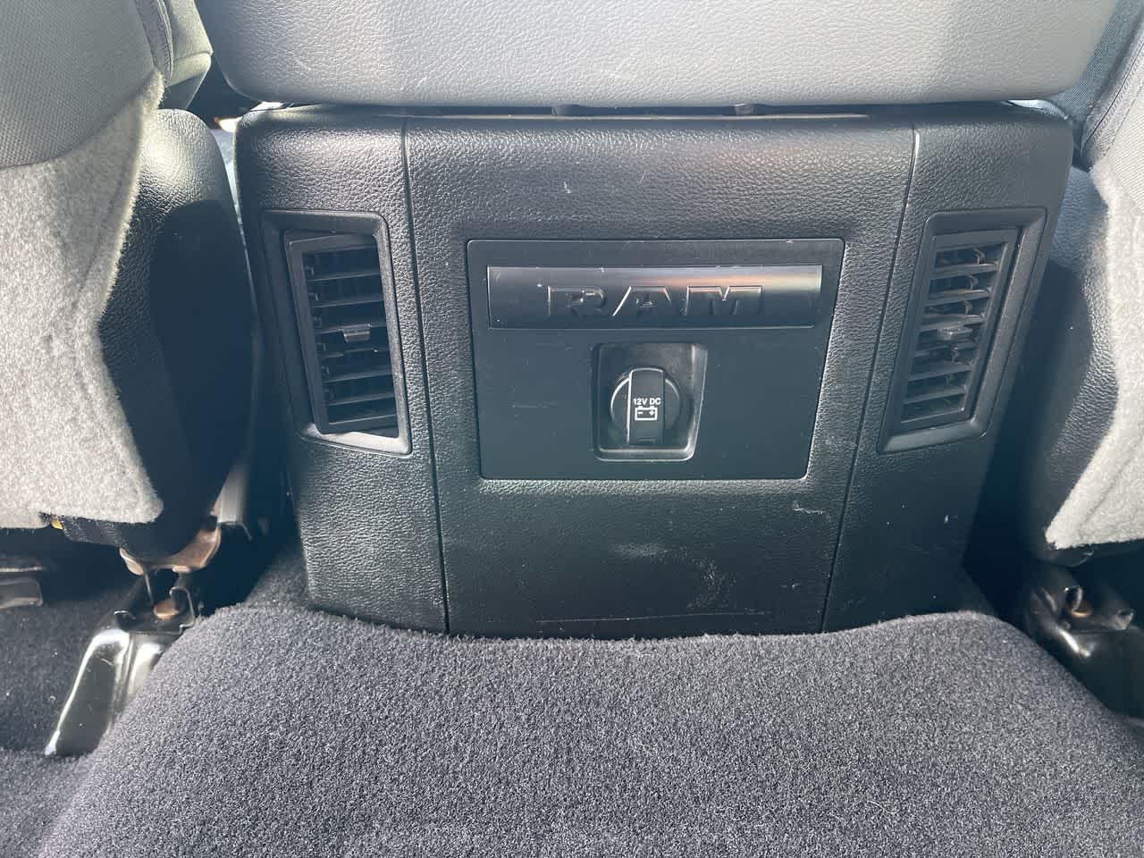 2018 RAM 1500 Big Horn Crew Cab 4x4 5'7" Box