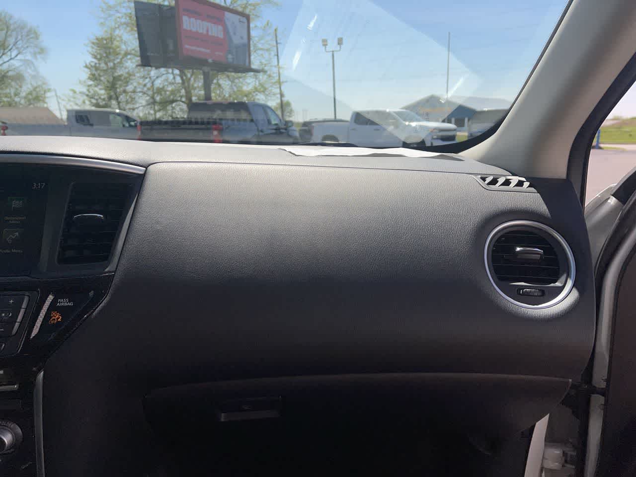 2019 Nissan Pathfinder S